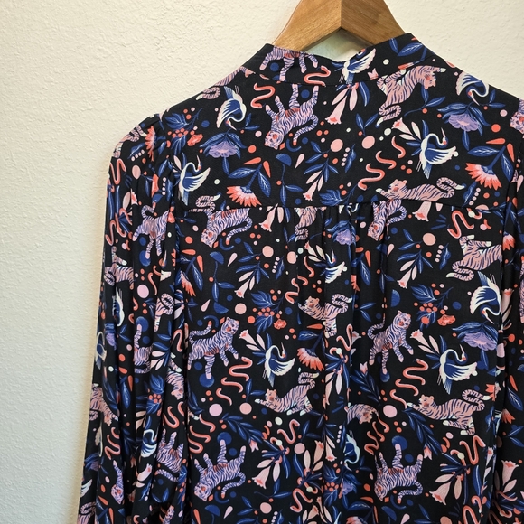 EUC Super Nice Letters Faye Buttondown Small - Picture 9 of 15